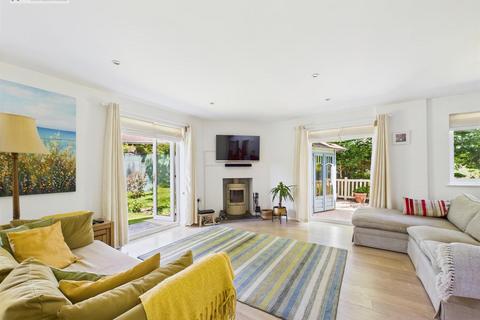 Lark Rise Daddon Hill, Northam, Bideford, EX39 3PW