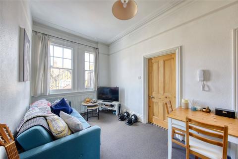 1 bedroom apartment to rent, Ravenslea Road, SW12