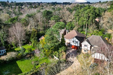 6 bedroom detached house for sale, Dundaff Close, Surrey GU15