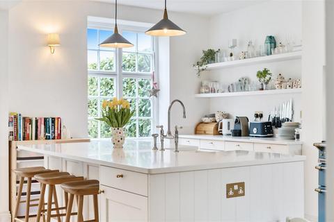 9 Museum Hill, Haslemere, GU27 2JR