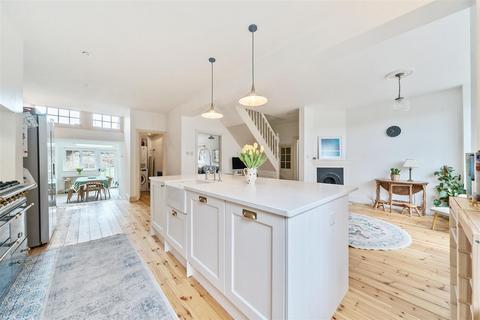 9 Museum Hill, Haslemere, GU27 2JR