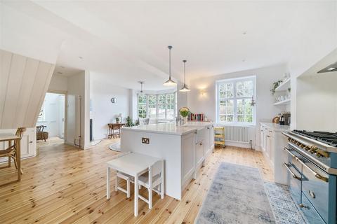 9 Museum Hill, Haslemere, GU27 2JR