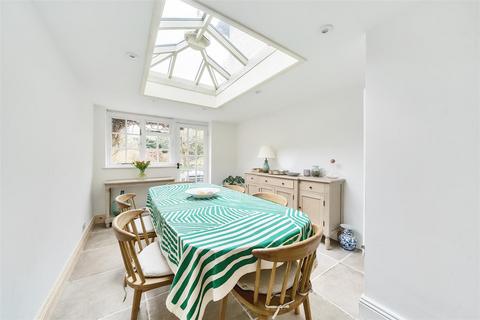 9 Museum Hill, Haslemere, GU27 2JR