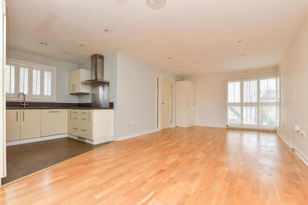 Kitchen/ Diner/ Lounge