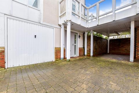 13 Edgar Close, Kings Hill, West Malling, ME19 4JE