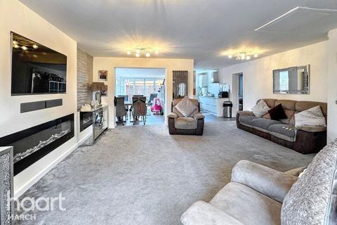 3 bedroom detached bungalow for sale, Olivers Way, March