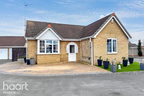 3 bedroom detached bungalow for sale, Olivers Way, March