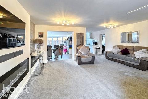 3 bedroom detached bungalow for sale, Olivers Way, March