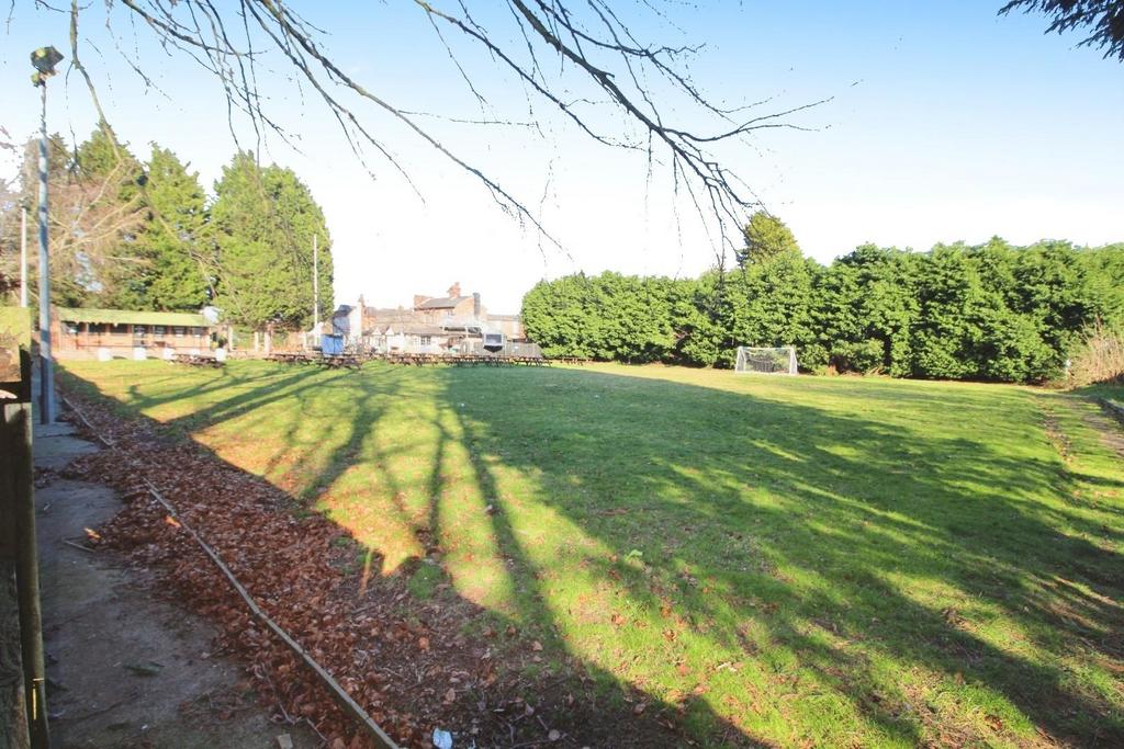Pub garden.JPG