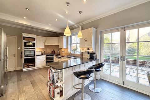 4 bedroom detached house for sale, Broad Oak Park, Manchester M30