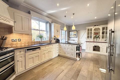 4 bedroom detached house for sale, Broad Oak Park, Manchester M30