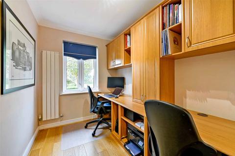 3 The Redwoods, Windsor, SL4 3TA