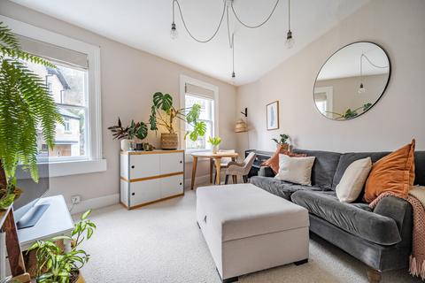 Flat 3, 1 Belgrave Crescent, Bath, BA1 5JU