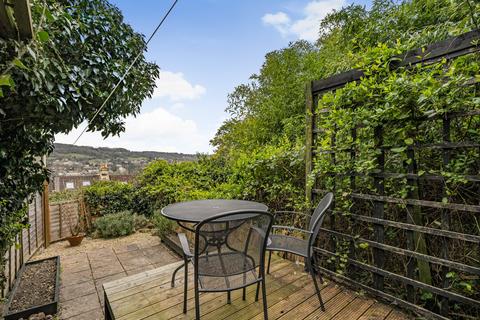 Flat 3, 1 Belgrave Crescent, Bath, BA1 5JU