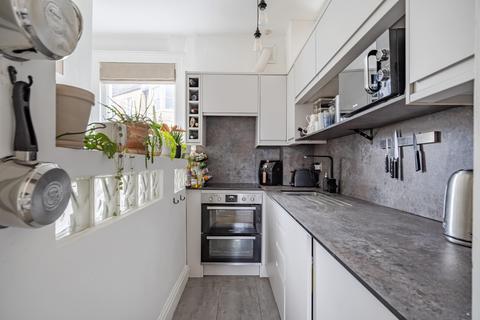 Flat 3, 1 Belgrave Crescent, Bath, BA1 5JU