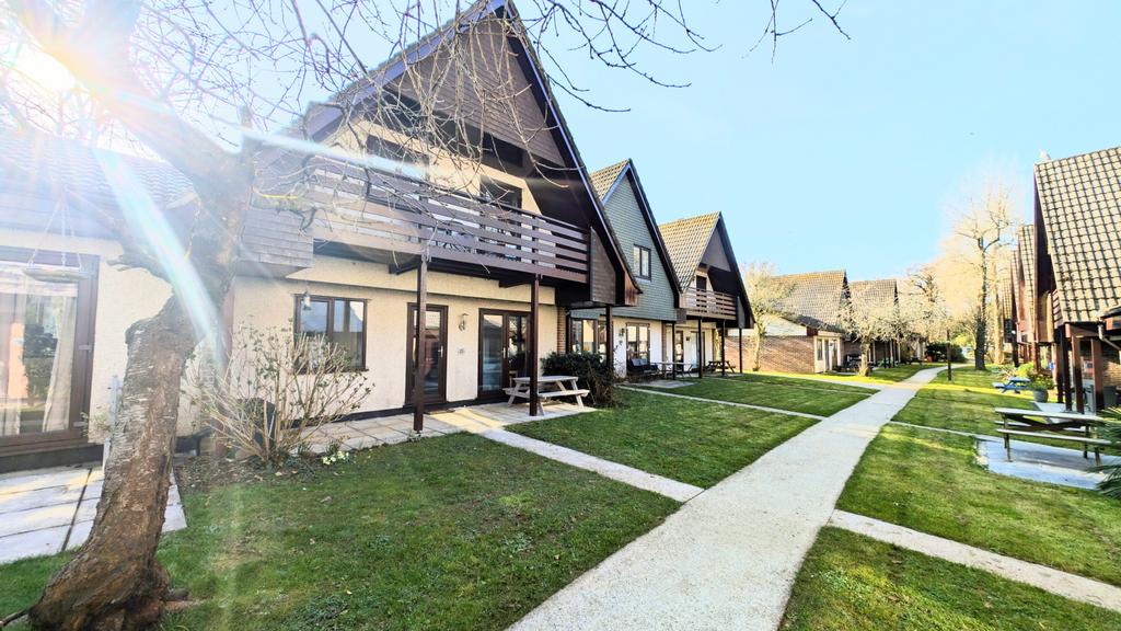 3 Bedroom Mid Terraced House for Sale