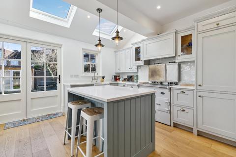 5 bedroom end of terrace house to rent, Deanhill Road, London, SW14