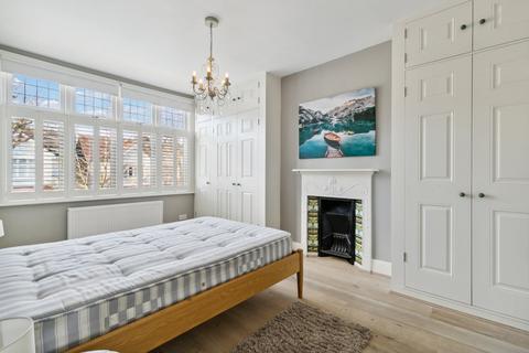 5 bedroom end of terrace house to rent, Deanhill Road, London, SW14