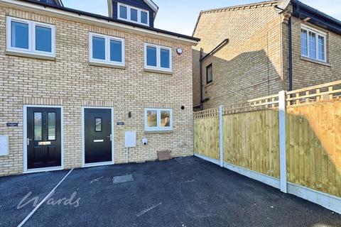 4 bedroom end of terrace house to rent, Hazel Maur Walk Margate CT9