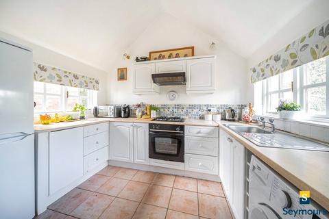 3 bedroom end of terrace house for sale, Glendale Drive, Guildford GU4