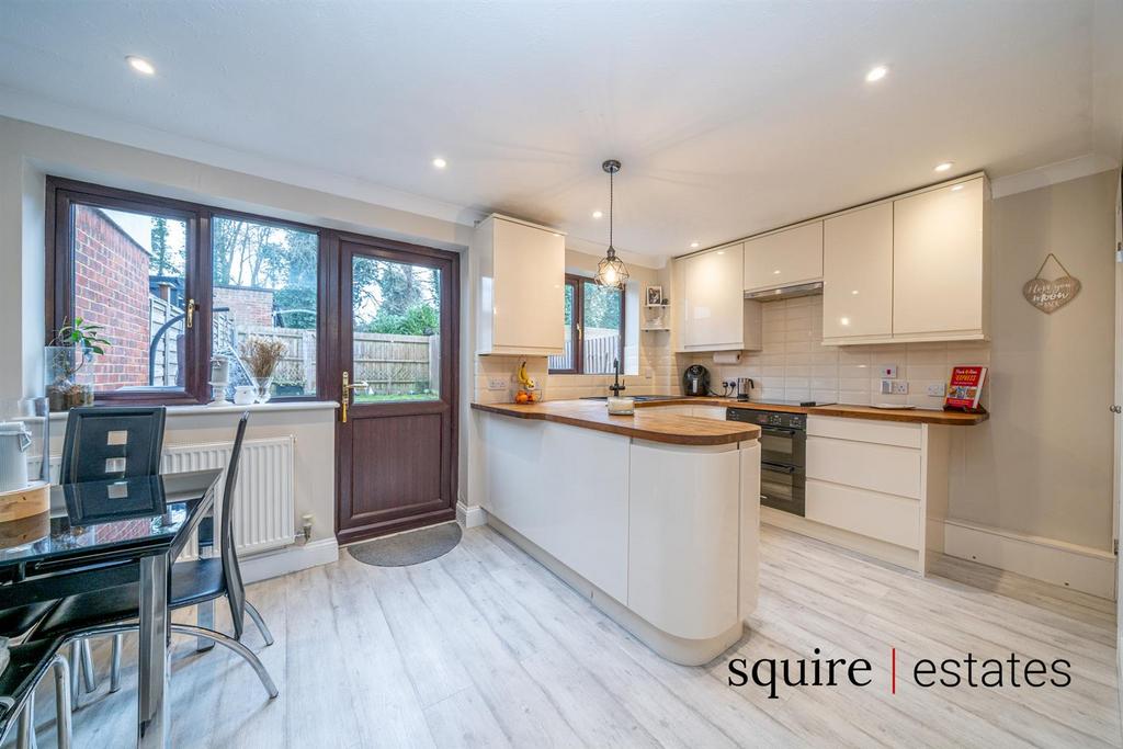 Kitchen/dining