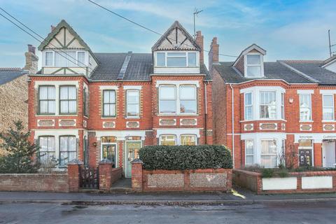 4 bedroom semi-detached house for sale, Hunstanton