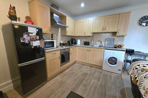 2 bedroom flat for sale, Fairby Close, Devon EX16