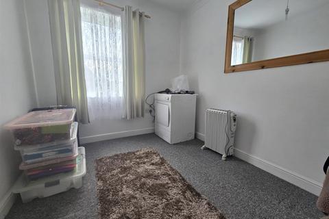 2 bedroom flat for sale, Fairby Close, Devon EX16