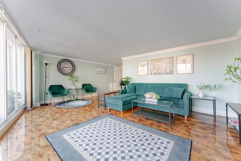 2 bedroom flat for sale, Westwick Street, Norwich
