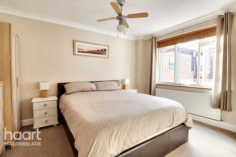 2 bedroom detached bungalow for sale, Watson Avenue, Chatham