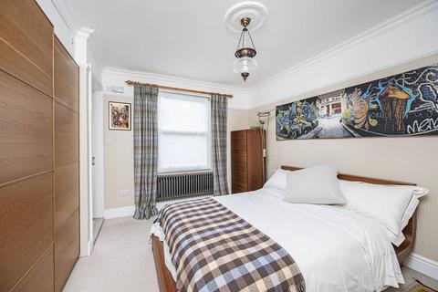 2 bedroom flat to rent, Nevill Road, Stoke Newington, London, N16
