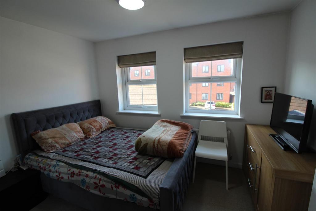 Bedroom 1.JPG