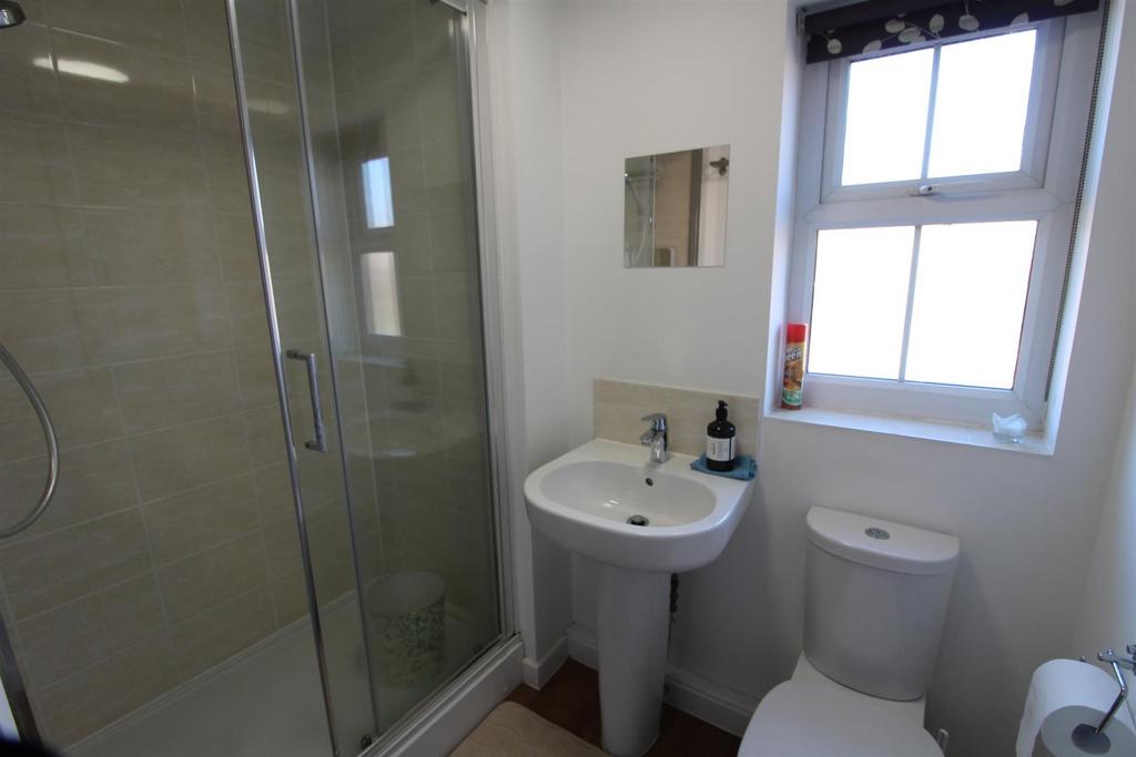 Ensuite.JPG