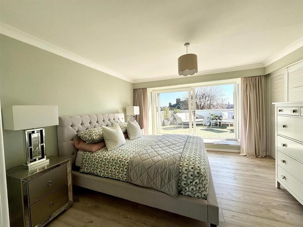 The Birches Main Bed.jpg
