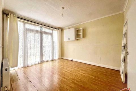 3 bedroom semi-detached house for sale, Hale Close, Edgware