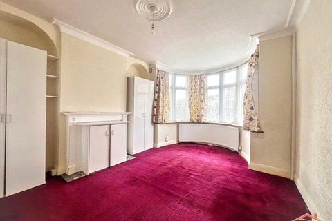 3 bedroom semi-detached house for sale, Hale Close, Edgware