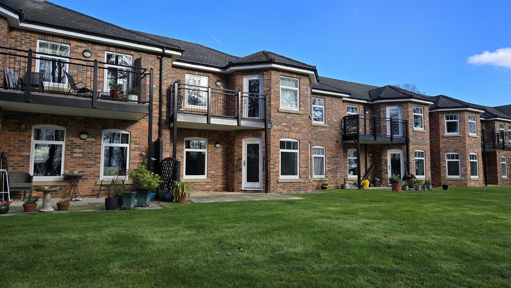 8 Middleton Woods - west facing.jpg