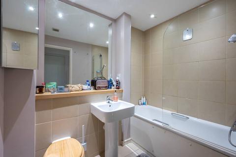 1 bedroom flat for sale, Westgate House, Isleworth, TW7