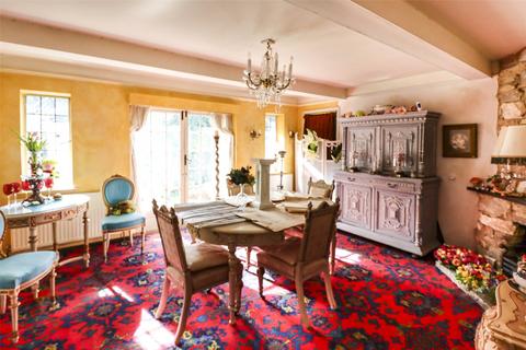 4 bedroom detached house for sale, Crawley Hill, Surrey GU15