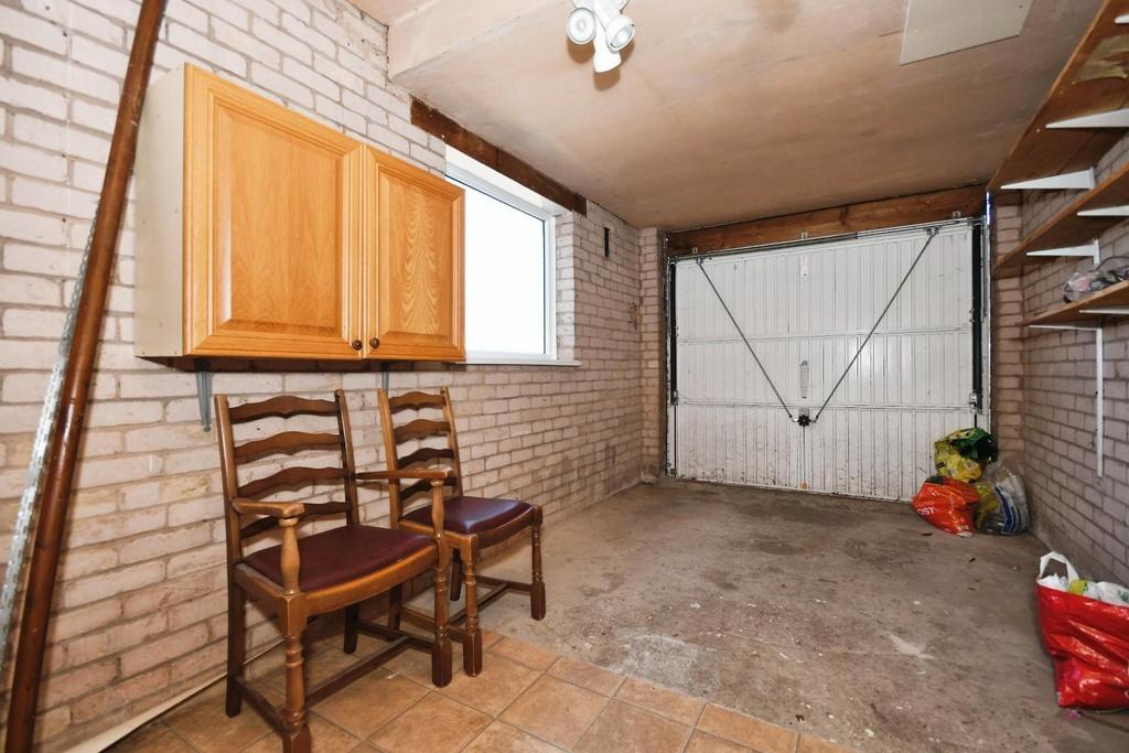 GARAGE.jpg