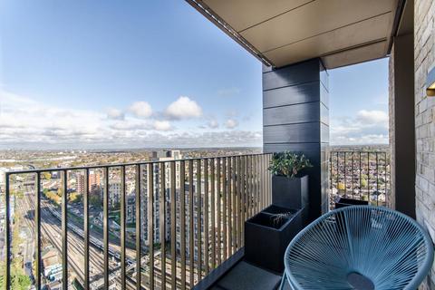 2 bedroom penthouse to rent, Vita Apartments, Croydon, CR0