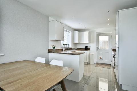 3 bedroom detached house for sale, Hampstead Gardens, Kingswood, Hull, HU7 3LB