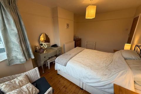 4 bedroom semi-detached house for sale, Kingsway, Oldbury, B68 0QE