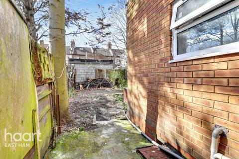 Flat A, 49 Friars Road, London, E6 1LJ