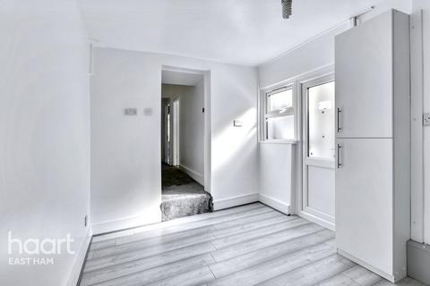 Flat A, 49 Friars Road, London, E6 1LJ