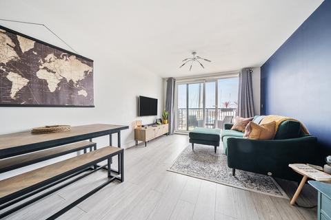 2 bedroom apartment for sale, Canal Road, Gravesend, Kent