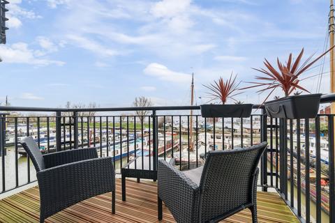 2 bedroom apartment for sale, Canal Road, Gravesend, Kent