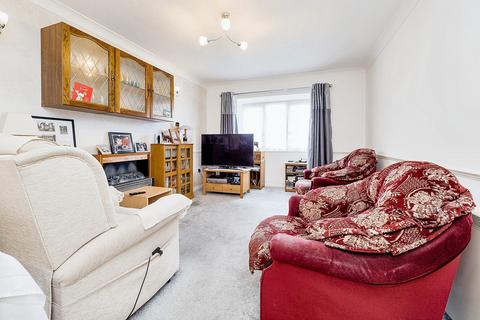 1 bedroom flat for sale, Cunningham Close, Romford, RM6