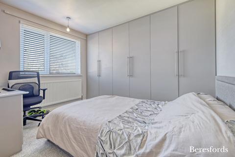 28 Birkdale Avenue, Romford, RM3 0SL