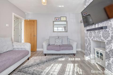 28 Birkdale Avenue, Romford, RM3 0SL